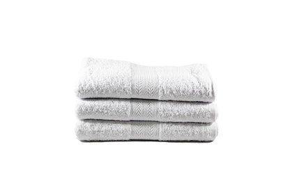 Detalle de textura y suavidad de la Toalla Majestic blanca ideal para un spa